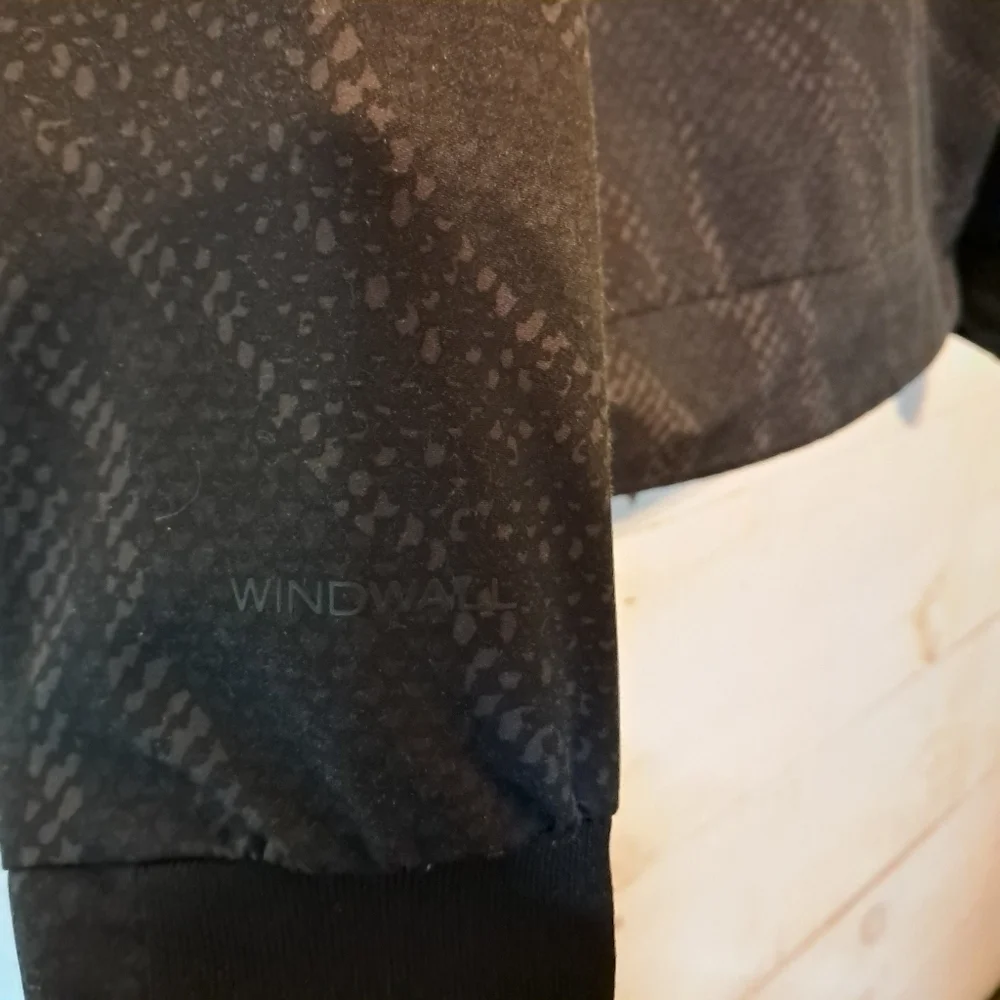 The North Face Mens Full Zip Jacket Size Small Black Pattern Windwall Hooded